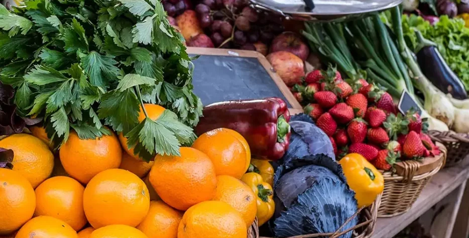 We grow fresh, organic produce using clean methods that protect nature, healthy food.